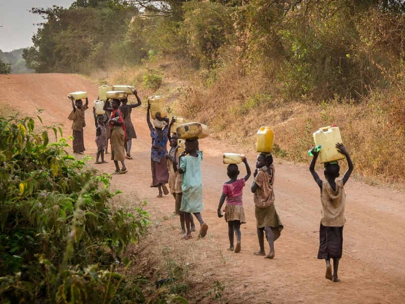 african community fetching water